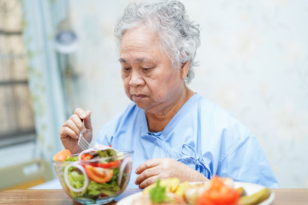 秋日养生必备：中老年人多吃4种黄色食物，健脾祛湿，提升免疫力