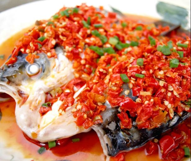 湘菜名菜剁椒鱼头的做法：食材、配料和步骤全分享  第1张