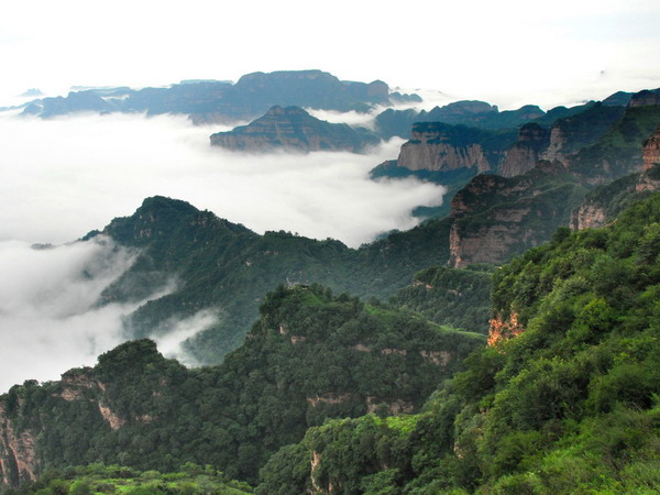 武当山：湖北十堰道教圣地，世界文化遗产胜境  第1张