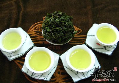 探索乌龙茶的独特魅力：半发酵茶的制作工艺与健康益处  第1张