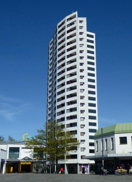 海尔集团：从青岛电冰箱总厂到国际知名品牌的崛起之路  第1张
