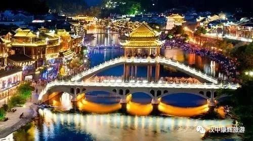探索凤凰古城：湖南湘西的美丽小城与文化瑰宝  第1张