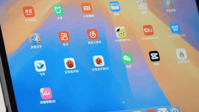 小米发布会亮点解析：小米15、纽北最快四门车与创新配件  第15张