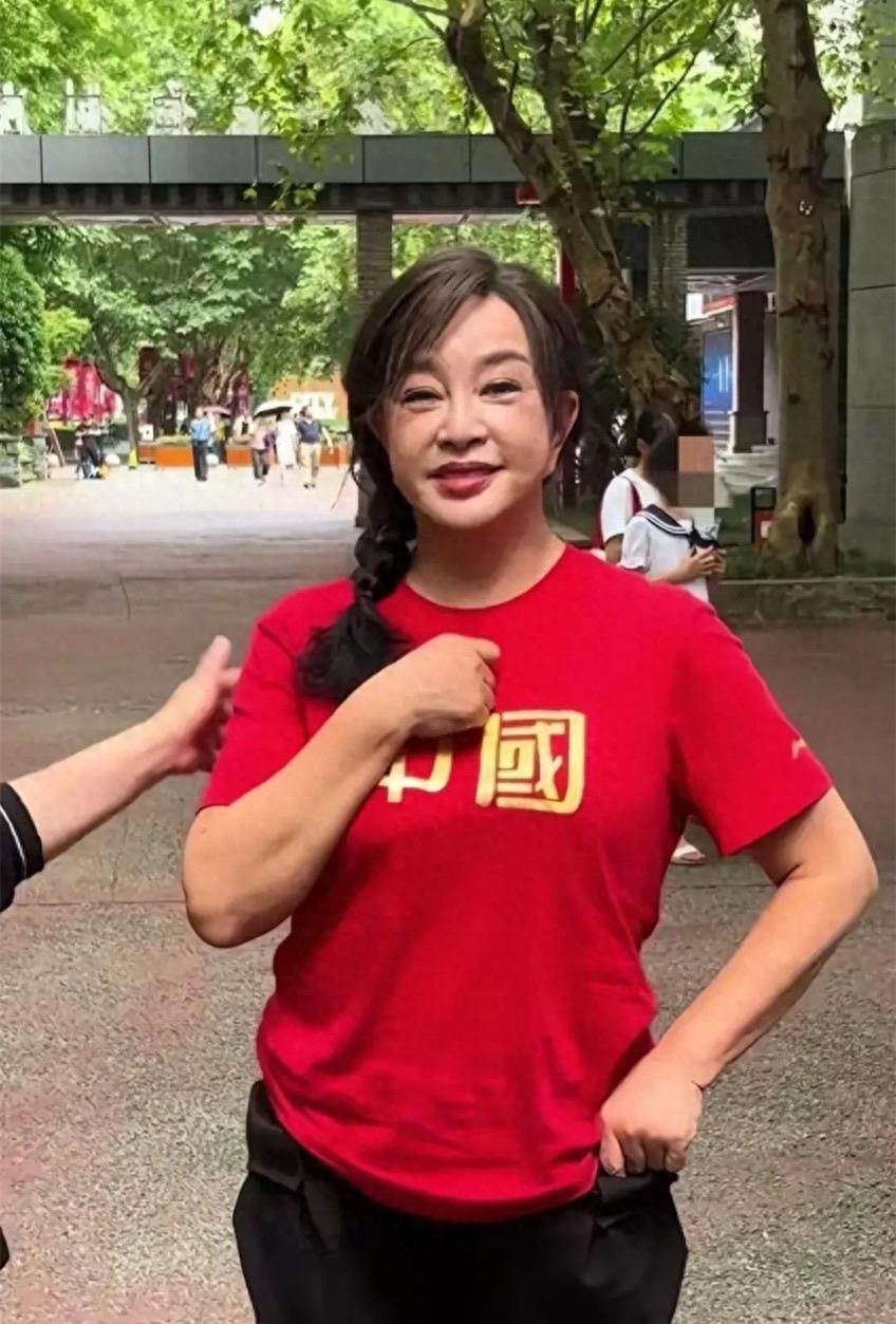 刘晓庆：从青春风华到古稀岁月，演艺生涯的璀璨传奇  第1张