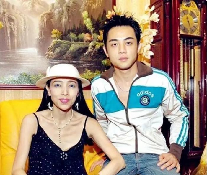 台湾上流美许纯美：从悲剧女王到亿万遗产继承者的传奇人生  第14张