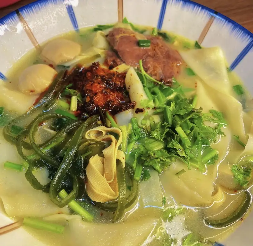 河南烩面：中原美食的璀璨明珠，承载千年历史与浓郁风情  第1张