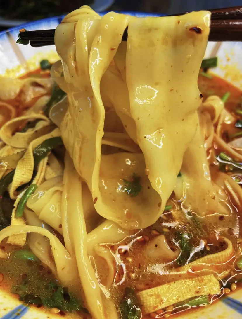 河南烩面：中原美食的璀璨明珠，承载千年历史与浓郁风情  第3张