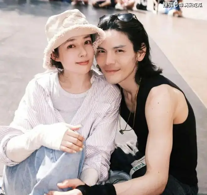 向佐造型引热议，网友调侃与郭碧婷关系，耐心回应媒体采访  第6张