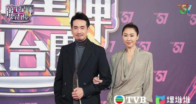 TVB57周年台庆晚会：金色舞衣与传统舞蹈道具的视觉盛宴  第8张