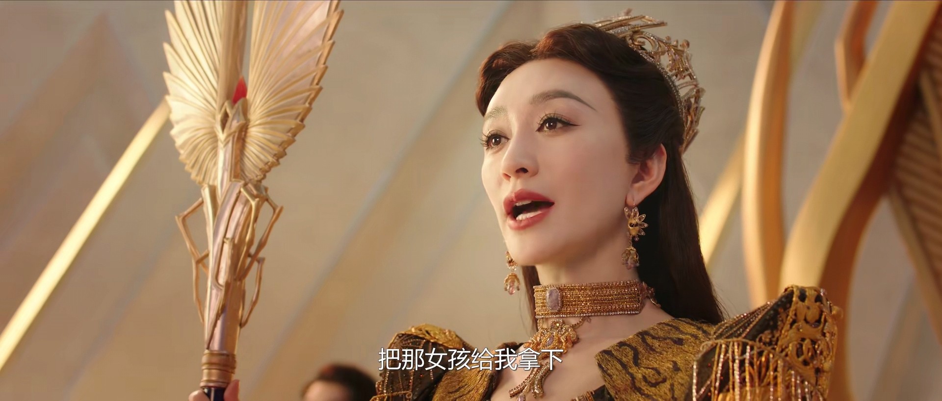 唐昊霸气归来，昊天锤力战武魂殿高手，为爱子唐三复仇  第3张
