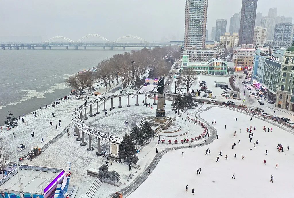2024年下半年首场寒潮来袭：中国多地遭遇大暴雪与寒潮黄色预警  第3张