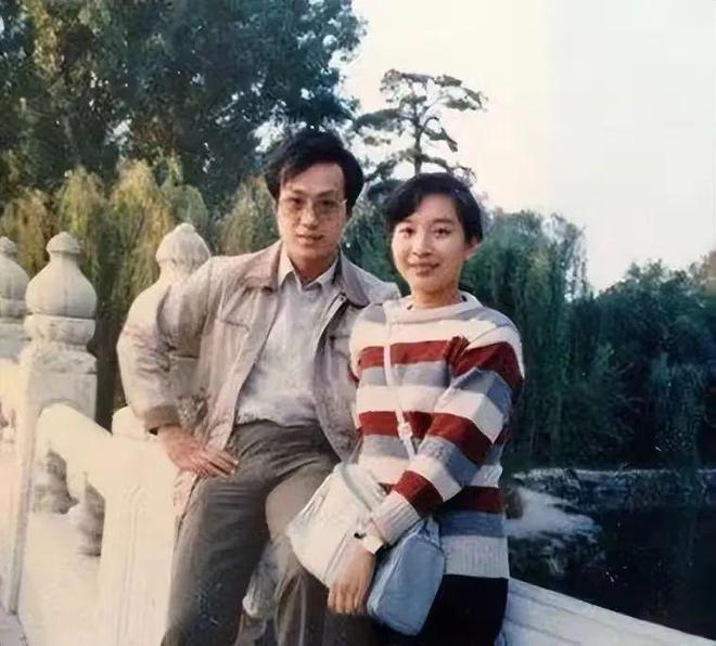 罗京葬礼悲情落幕，妻子刘继红七年后改嫁富豪，23年相濡以沫成空？  第2张