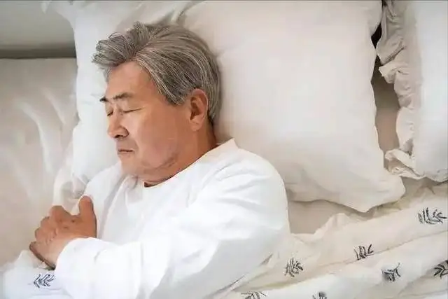 健康达人钱大伯遭遇前列腺癌疑云：医生揭示两大健康误区  第7张