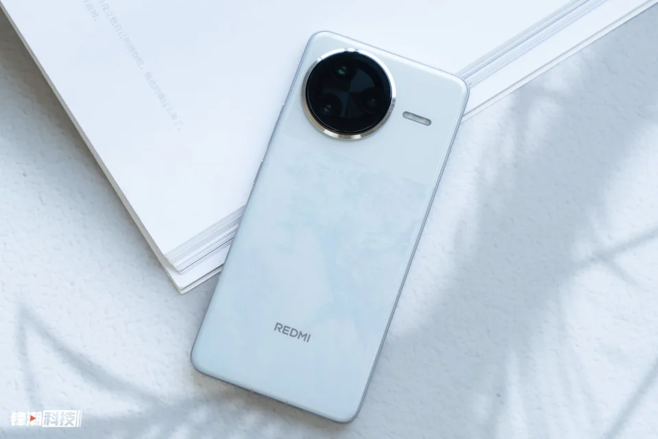REDMI K80 Pro：全新设计语言与旗舰配置开启新十年  第1张