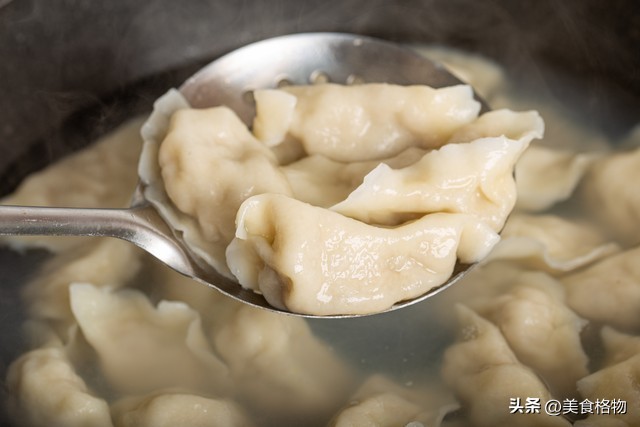 冬季北方美食首选：酸菜猪肉水饺，解腻又养生  第12张