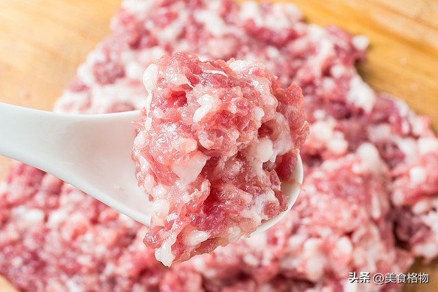 冬季北方美食首选：酸菜猪肉水饺，解腻又养生  第7张