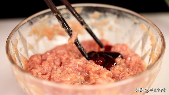 冬季北方美食首选：酸菜猪肉水饺，解腻又养生  第9张