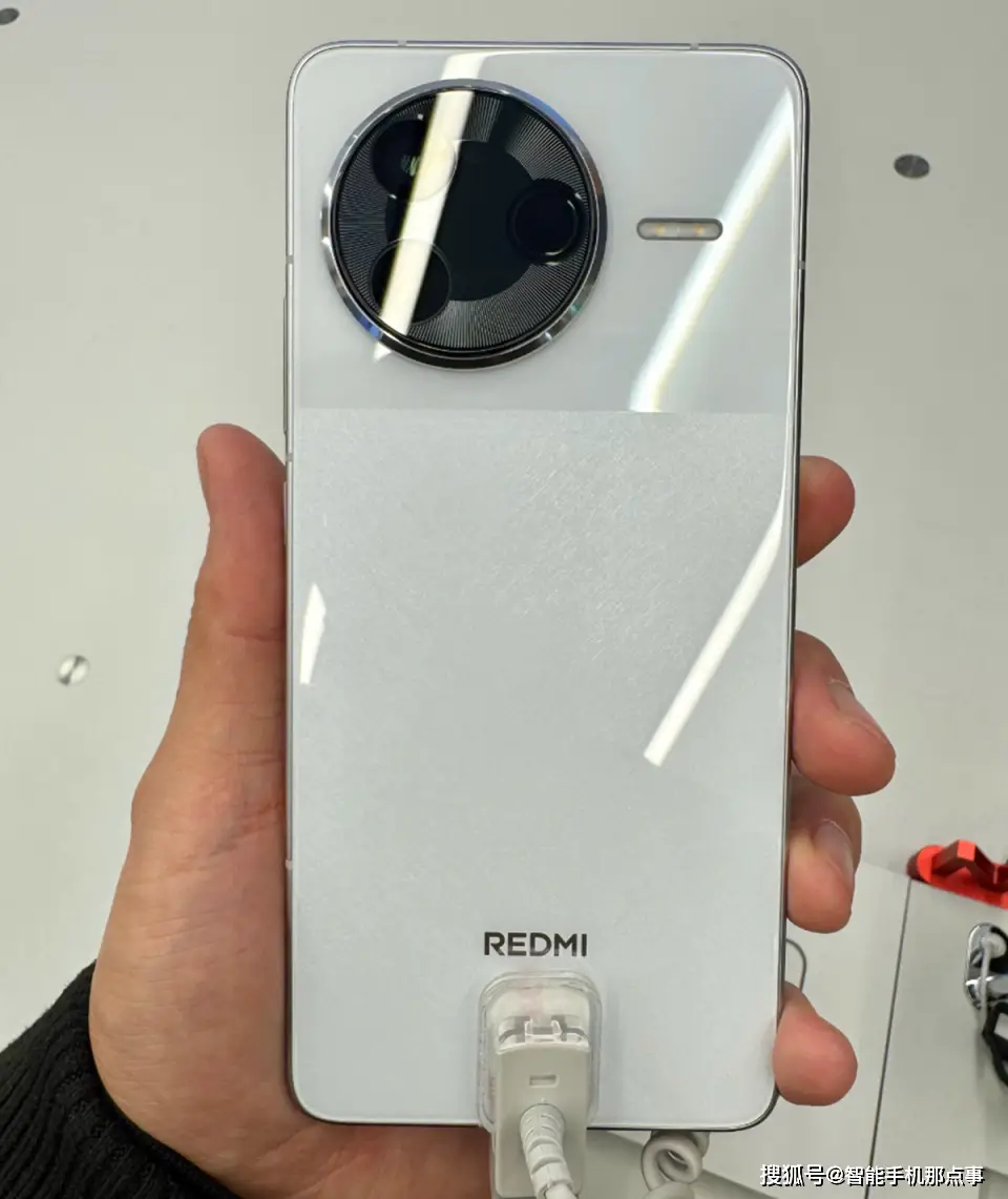 红米K80系列正式发布：与K70系列全面对比，揭秘新机升级亮点  第1张