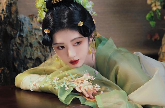 郭小四新剧月鳞绮纪：鞠婧祎、曾舜晞主演，奇幻探险与爱情纠葛的精彩故事  第3张