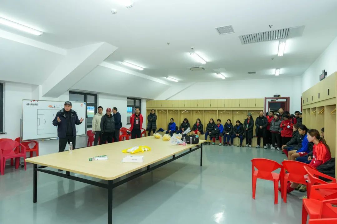 第一届全国青少年三大球运动会上海代表团收获三枚奖牌，男足憾负山东获亚军  第2张