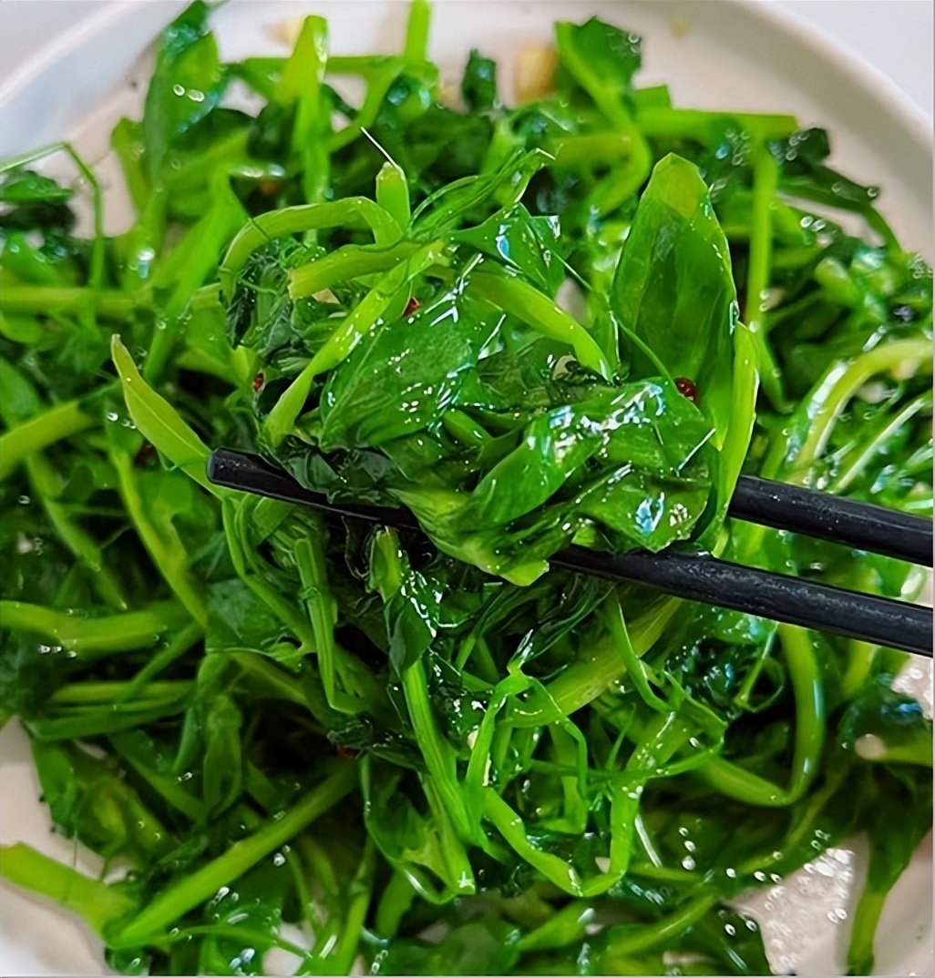 蒜蓉炒豌豆尖与豌豆尖鸡蛋汤的详细制作步骤  第8张