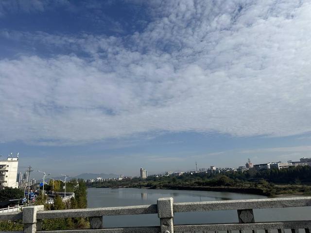 湖南平江县金矿探获重大突破，黄金资源价值达6000亿元  第1张