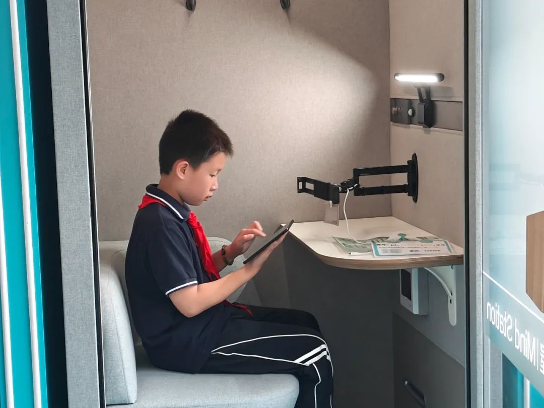 上海世博家园实验小学创新教学：学生运用AI续写神话，校长惊喜  第7张