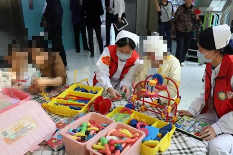 迷你小厨房玩具引发火灾，武汉10岁女童全身多处烧伤  第1张