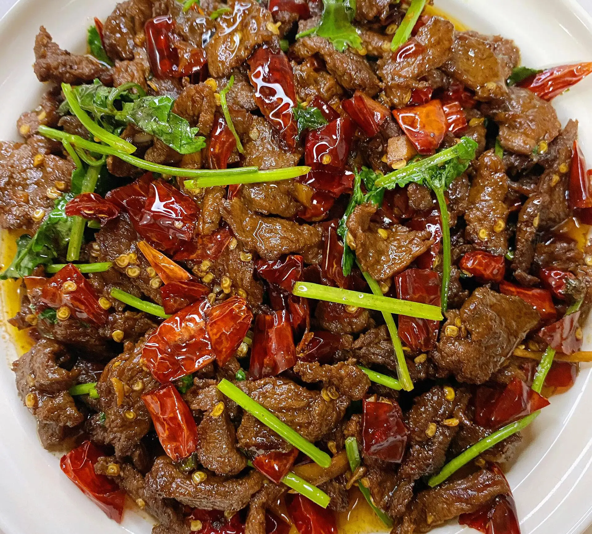 干煸牛肉与莴苣炒牛肉的完美结合：家常美味做法大公开  第3张