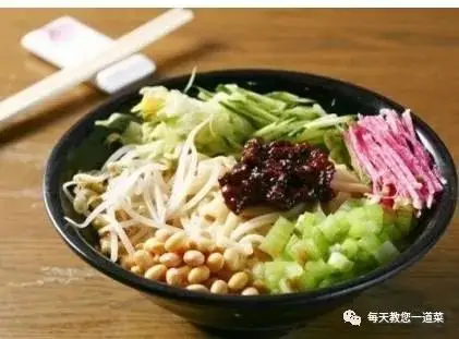 尝试不一样的拌面：葱油拌面和芝香拌面，简单做法让你回味无穷  第6张