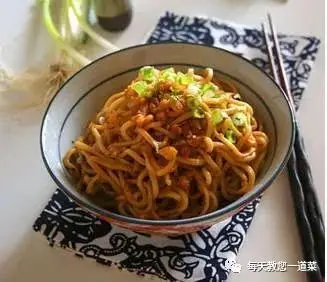 尝试不一样的拌面：葱油拌面和芝香拌面，简单做法让你回味无穷  第8张