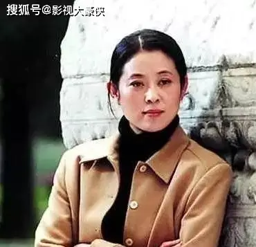 倪萍感情经历揭秘：5段感情3段婚姻，从青涩到成熟的人生旅程  第3张