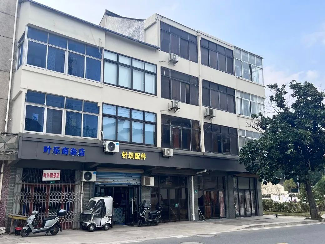 叶榭镇中原社区济众路房屋修缮工程竣工，提升市容市貌与居民安全  第5张