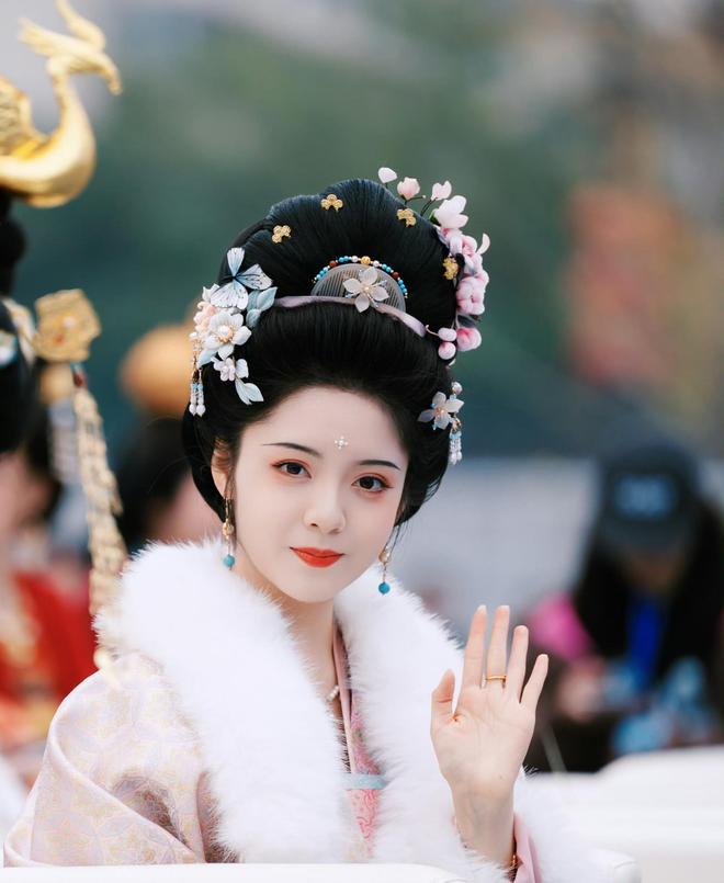 洛阳国风大典盛况空前，古风网红与女演员共聚一堂，央视专程报道  第2张