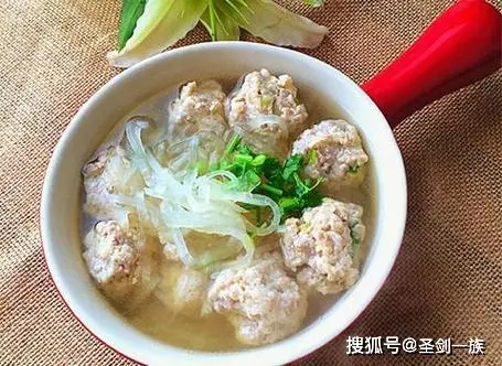 冬季营养食谱推荐：8道美味菜肴助您温暖过寒冬  第1张