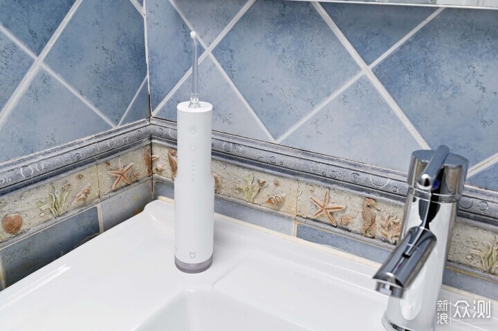 小米米家立式冲牙器F300：深层清洁，温和护龈，高效维护口腔健康  第1张