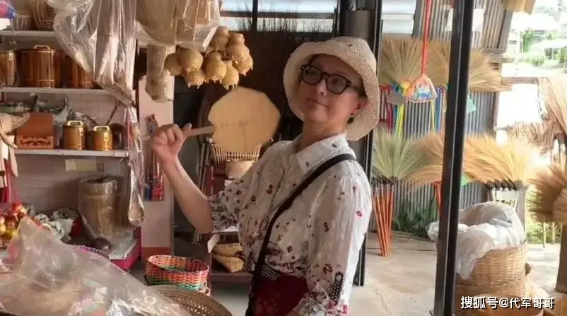 李赛凤：从香港电影黄金时代的动作巨星到质朴生活的转变  第5张