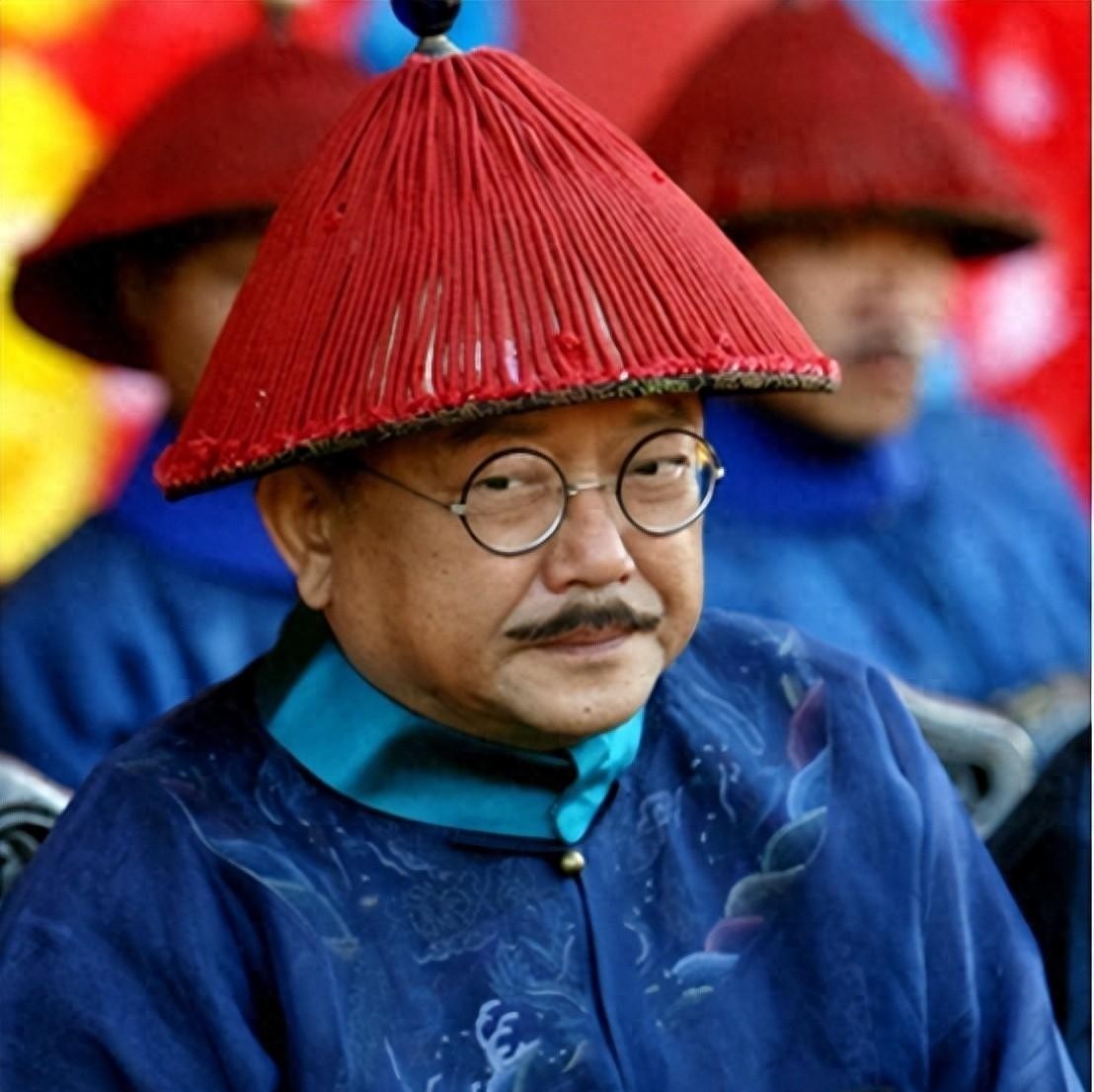 王刚与张国立亲密合影破移民谣言，回忆经典铁三角时光  第1张