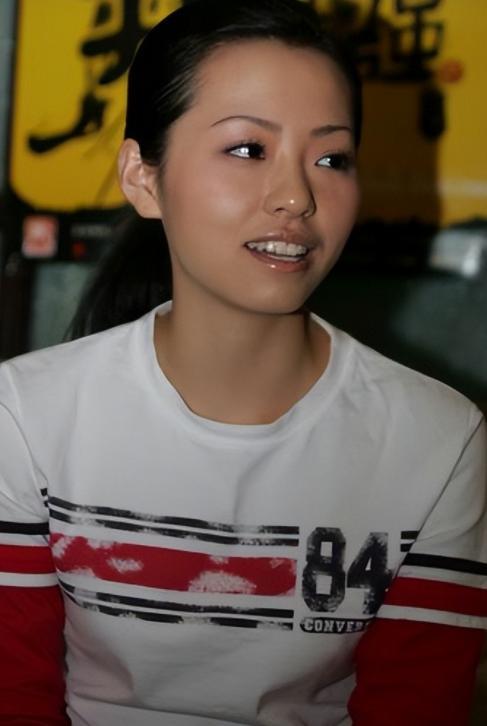 张靓颖与冯柯的悲情婚姻：从酒吧驻唱到人财两空，现男友的救赎能否改变命运？  第11张