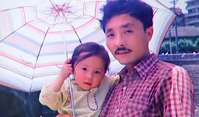 张靓颖与冯柯的悲情婚姻：从酒吧驻唱到人财两空，现男友的救赎能否改变命运？  第12张