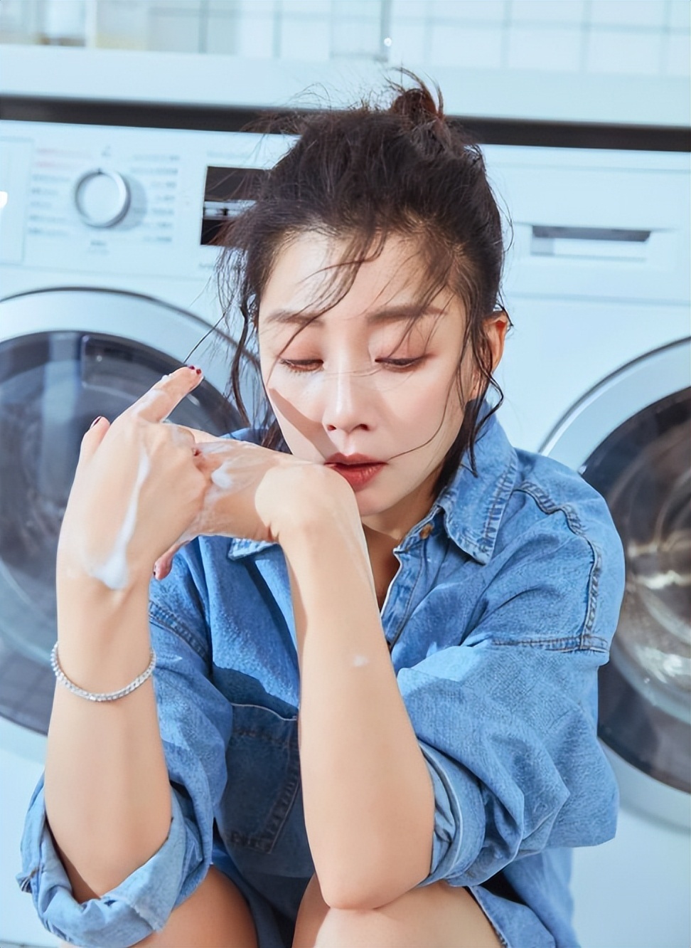 殷桃的性感身材与美人痣：娱乐圈的绝美代表  第14张