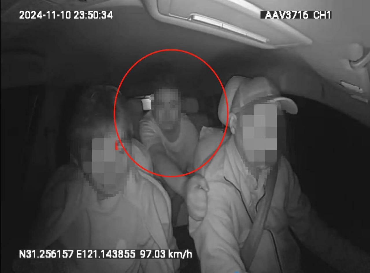 高速上抢方向盘事件：青浦警方抓获涉嫌妨碍安全驾驶的醉酒乘客  第2张