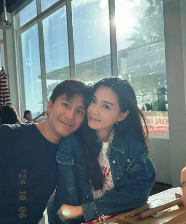 汤洛雯与马国明结婚一年，多次怀孕传闻引发热议，最新动态引猜测  第1张