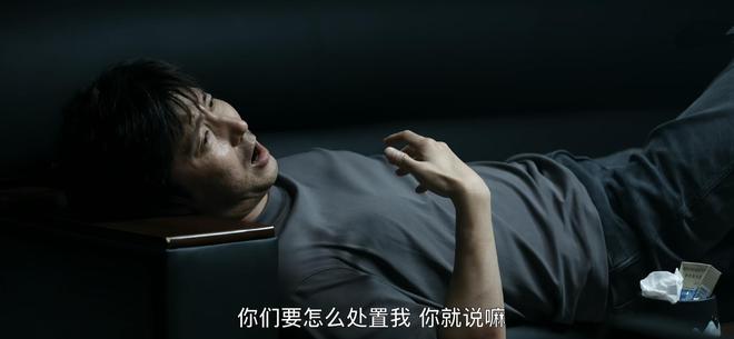 白夜破晓王迅饰演郑旗：加油站绑架案中的圆滑与警觉  第4张