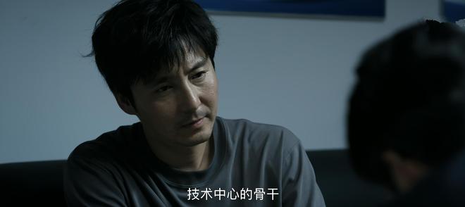 白夜破晓王迅饰演郑旗：加油站绑架案中的圆滑与警觉  第6张