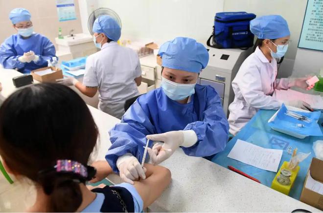 疫情三年：荒唐的疫苗与核酸时代，回忆与反思  第3张