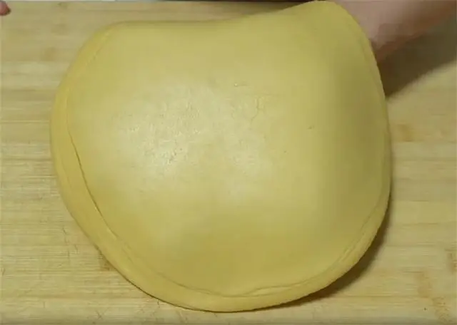 探索春饼新花样：胡萝卜春饼制作技巧，轻松做出薄如蝉翼的美味  第7张