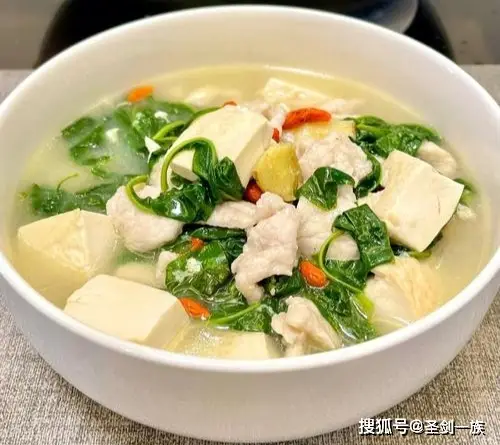 冬季滋补养生必备：8道家常菜谱，温暖身体增进家人感情  第2张