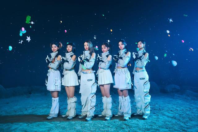 babyMINT新歌〈心悸宝贝 BIUBIU〉MV翻玩2001太空漫游，星际战将造型惊艳亮相  第2张