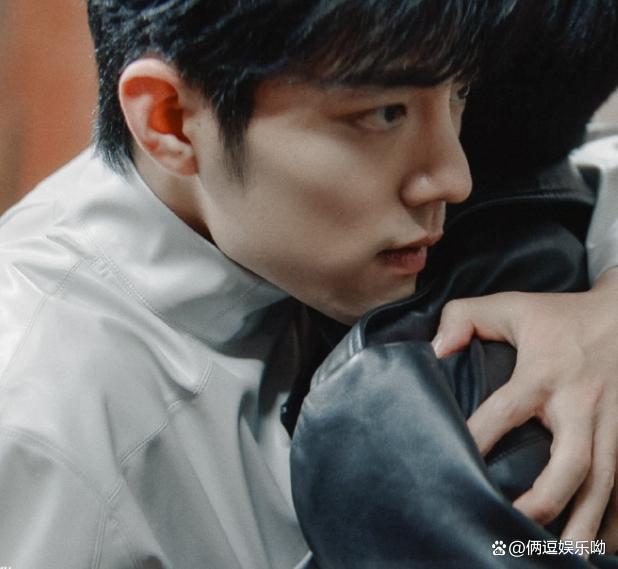 肖战新专辑我们上线引爆全网，评价却一边倒被批难听  第7张